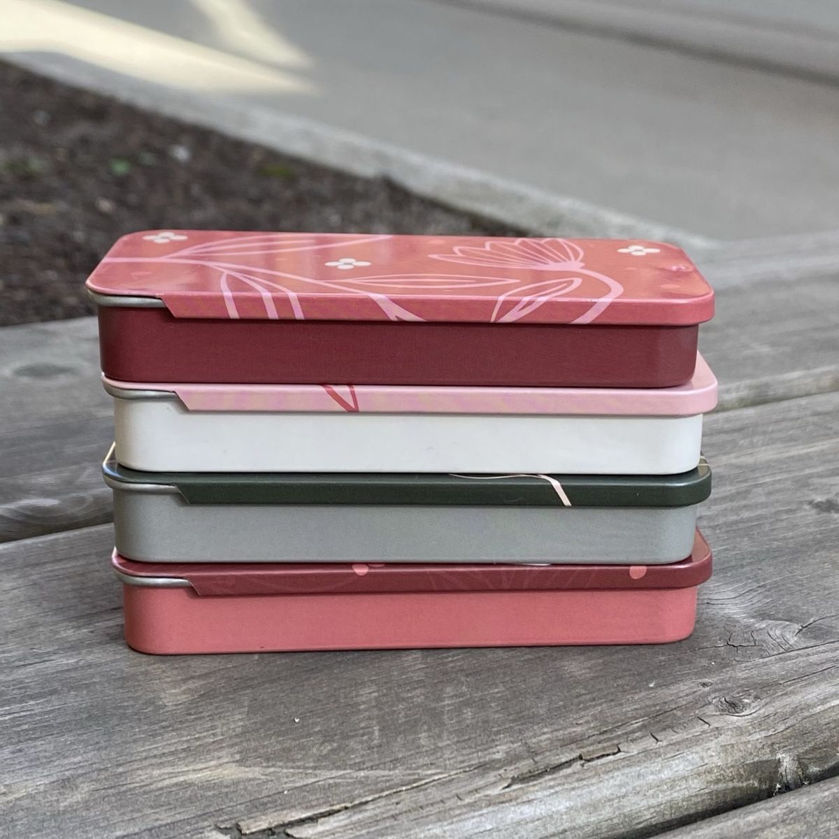 Elegant metallboks med skyvelokk